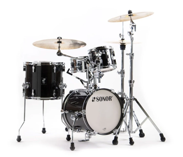 AQ2-Martini-Set-Trans-Stain-Black-1.jpg